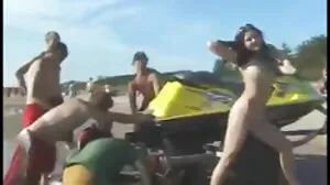 Gambar Bikini Pantai awek sakit kena jolok Brianna